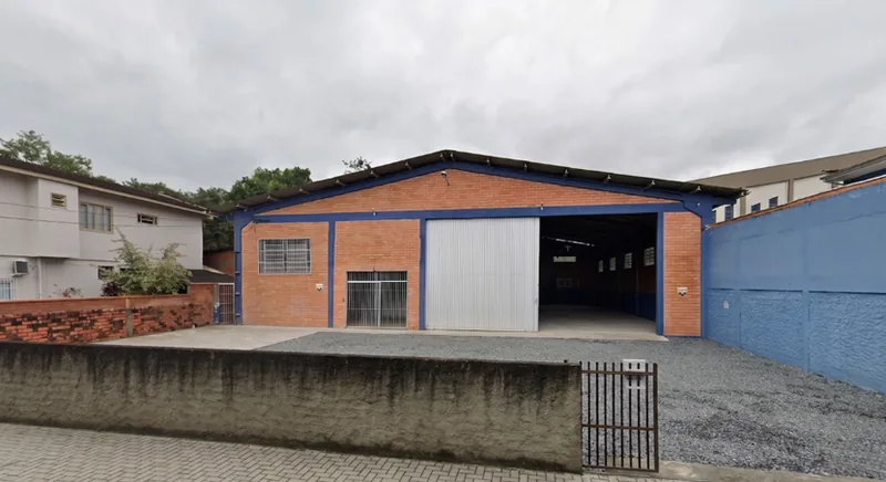 Galpão de 750 metros quadrados da World Tools na Rua Desembargador Guilherme Abry, 667, sede atual da empresa