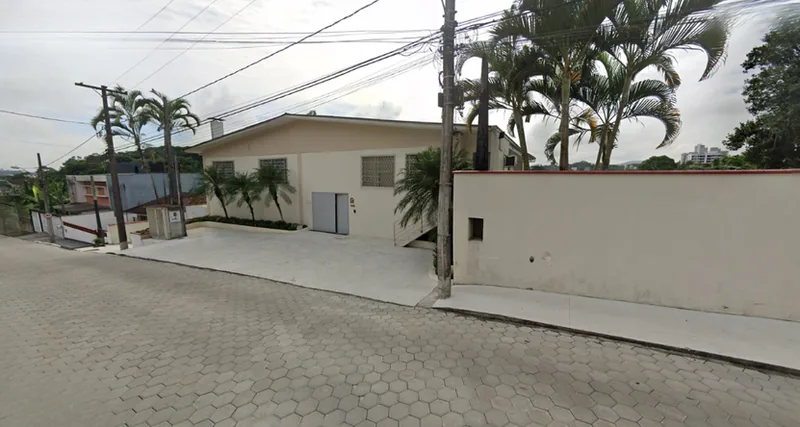 Fachada da nova unidade de mais de 1.600 m² adquirida pela World Tools em Joinville em dezembro de 2025