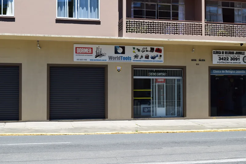 Fachada das duas salas comerciais da World Tools na Rua João Colin, região central de Joinville