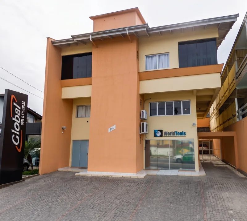 Prédio da rua Tuiuti com a World Tools ocupando três salas, somando quase 100 metros quadrados