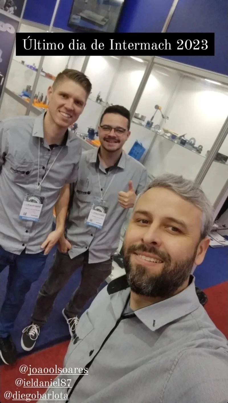Selfie da equipe World Tools no último dia da Intermach 2023